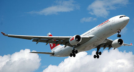 Aterrizaje A330 en Montreal <a  style="font-size: 0.6em;" href="http://www.flickr.com/photos/caribb/" target="_blank">(Doug)</a>